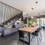Emma-louisa Villa *